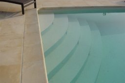 scala ingresso in cemento armato rivestita in pvc